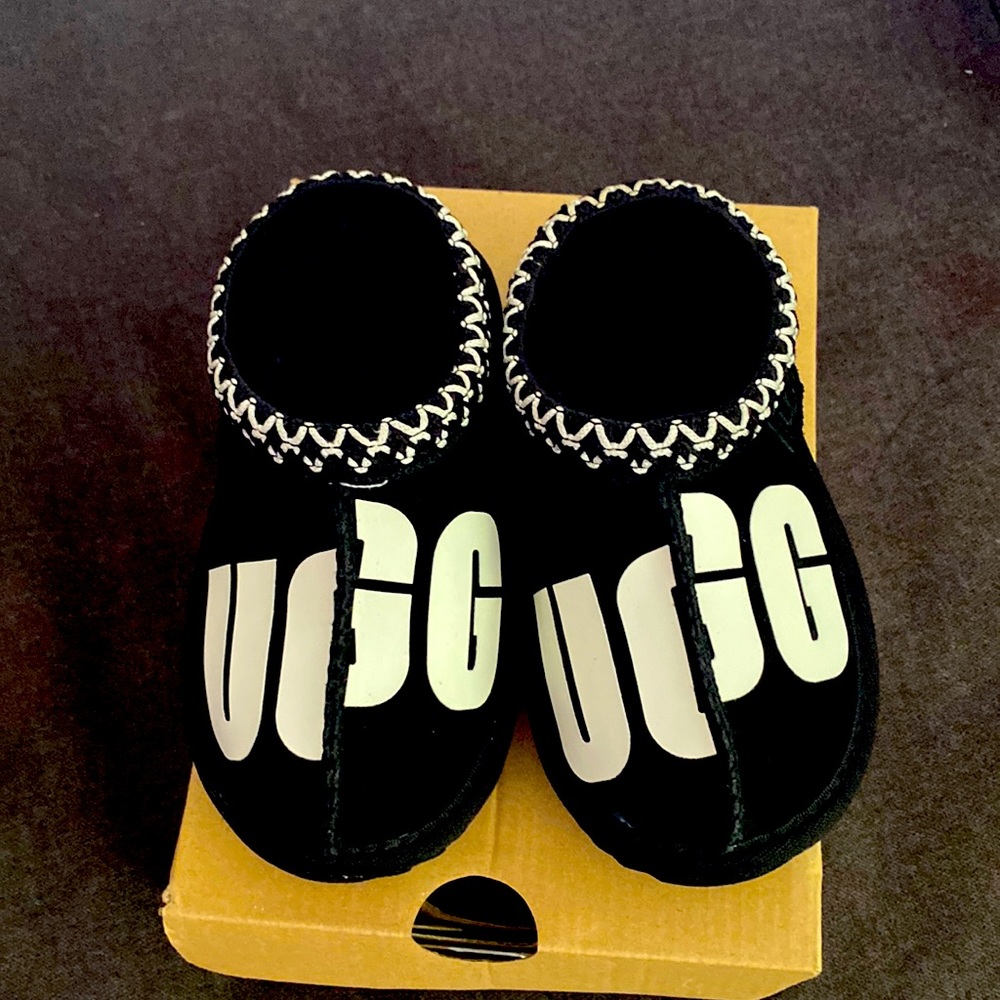 Ugg black and white slippers size 8 toddler girl
